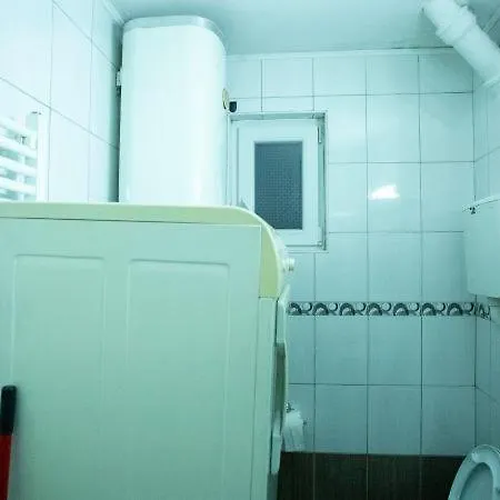 Apartman Private Cozy 1 With Shared Kitchen In Appartment, Downtown *