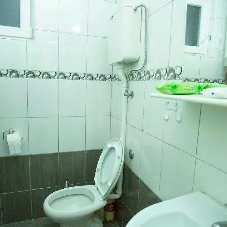 Private Cozy 1 With Shared Kitchen In Appartment, Downtown