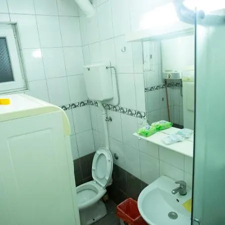 Private Cozy 1 With Shared Kitchen In Appartment, Downtown Apartament