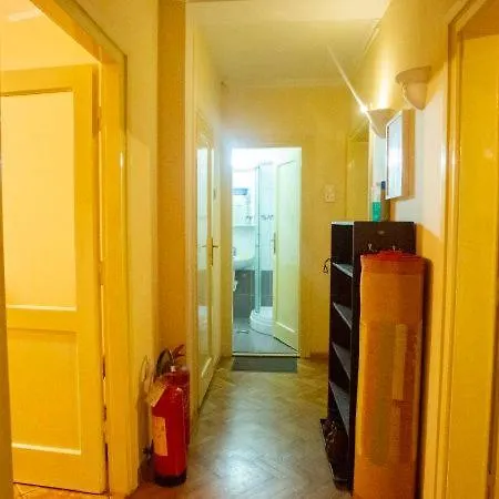Private Cozy 1 With Shared Kitchen In Appartment, Downtown Belgrad